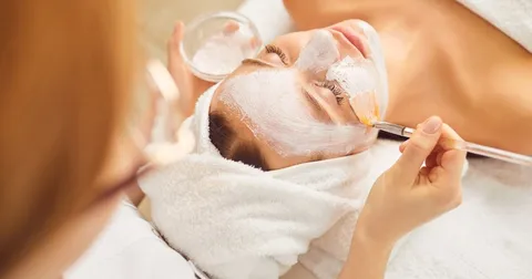 Argile blanche bienfaits : quelles vertus apaisantes pour votre peau ?
